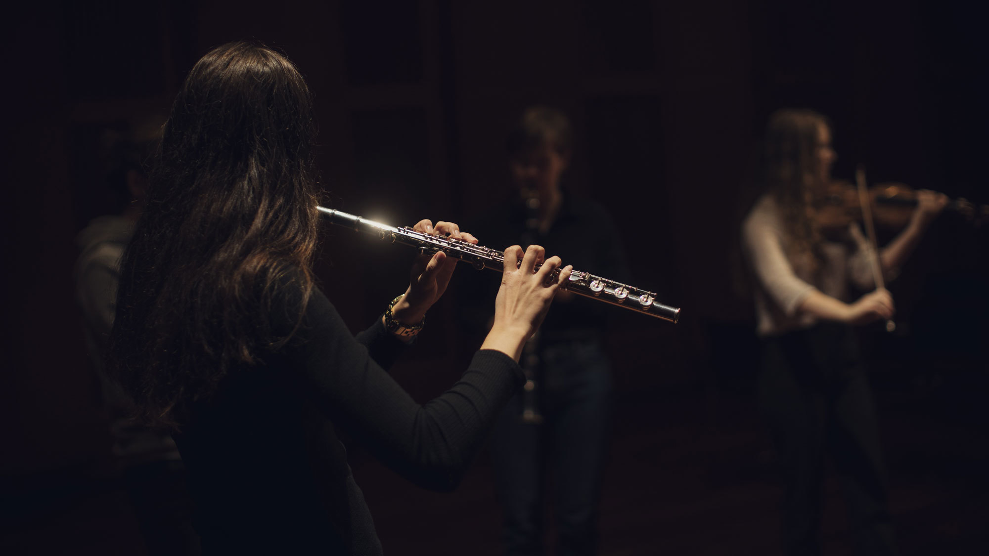 Fløytist spiller i Levinsalen