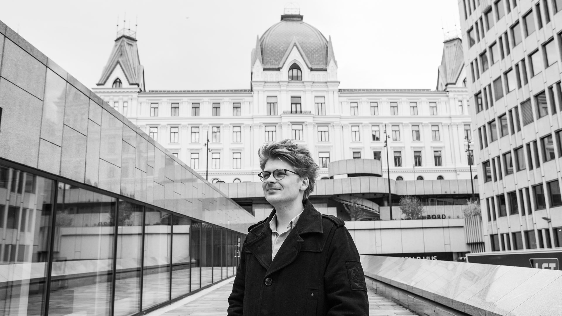 Jonas Skaarud foran Oslo konserthus