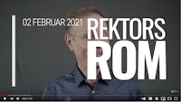 Skjermbilde av starten på youtube-videoen. Peter Tornquist delvis skjult bak bokstaver der det står "02 februar 2021 Rektors rom"