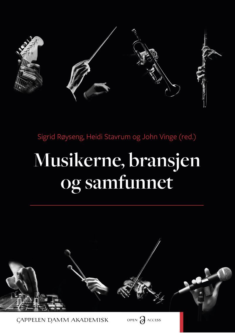 Svart forside med hender som holder dirigentpinne, mikrofon og ulike instrumenter. Boktittel og navn på redaktørene Sigrid Røyseng og John Vinge i midten.