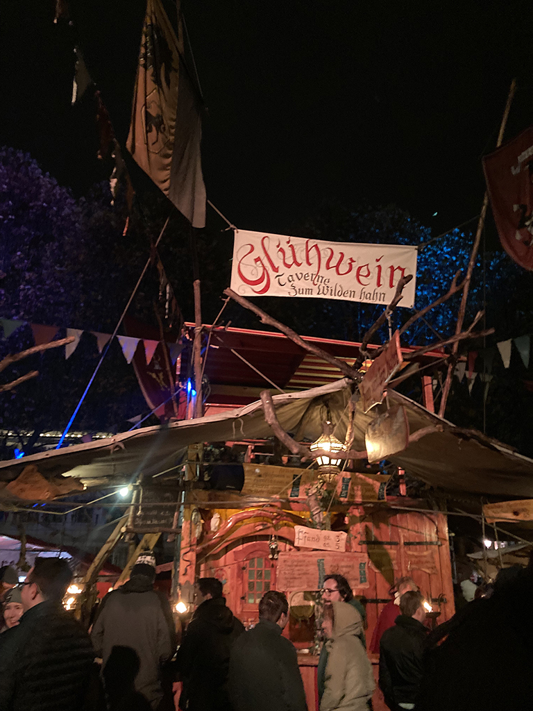 Stemningsfylt handlegate