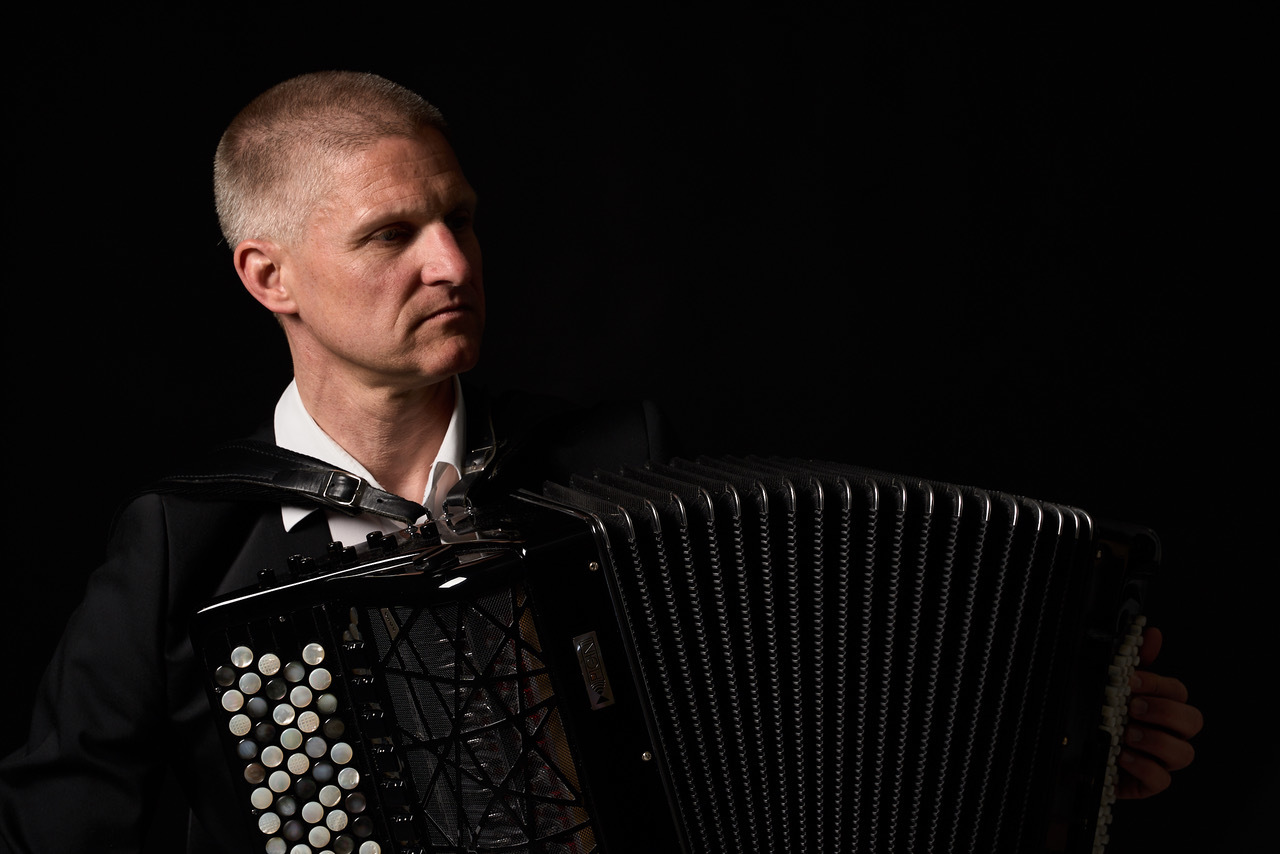 Portrett av Jo Asgeir Lie på trekkspill