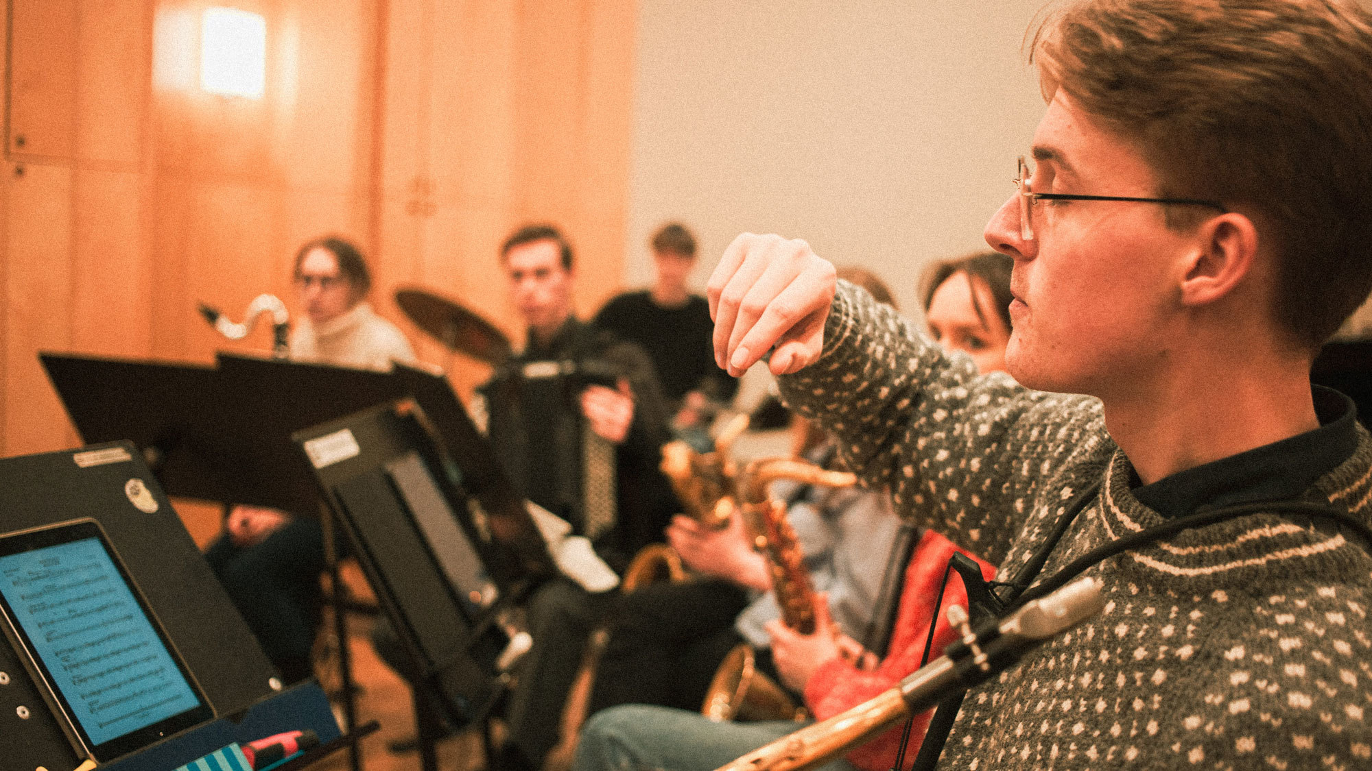 Stette Collective på øvelse, med Sivert Stette nærmest kameraet.