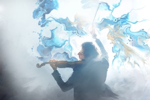 En fiolinist spiller. Farger strømmer ut av instrumentet.