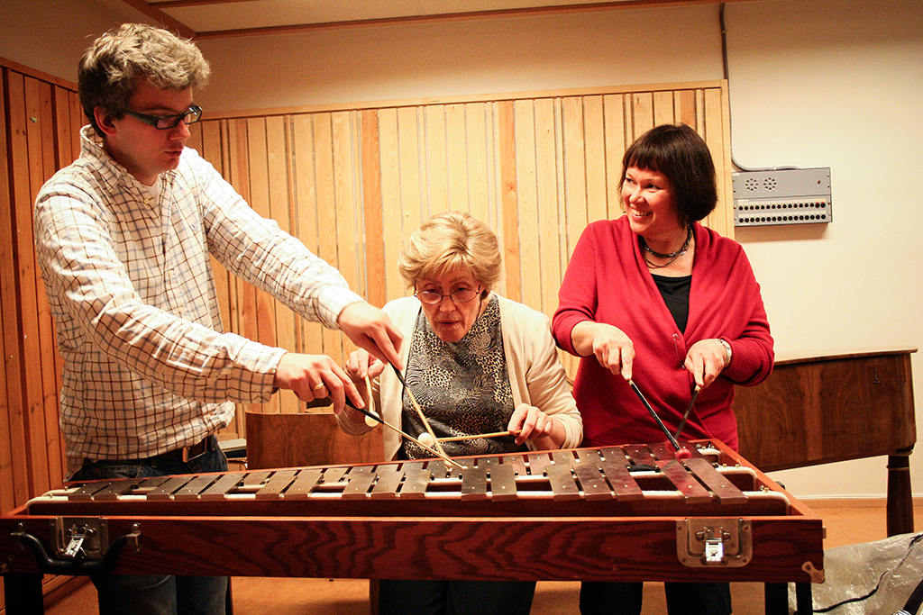 Kjell Tore Innervik, Liv Glaser og Hilde Ringlund spiller vibrafon sammen.