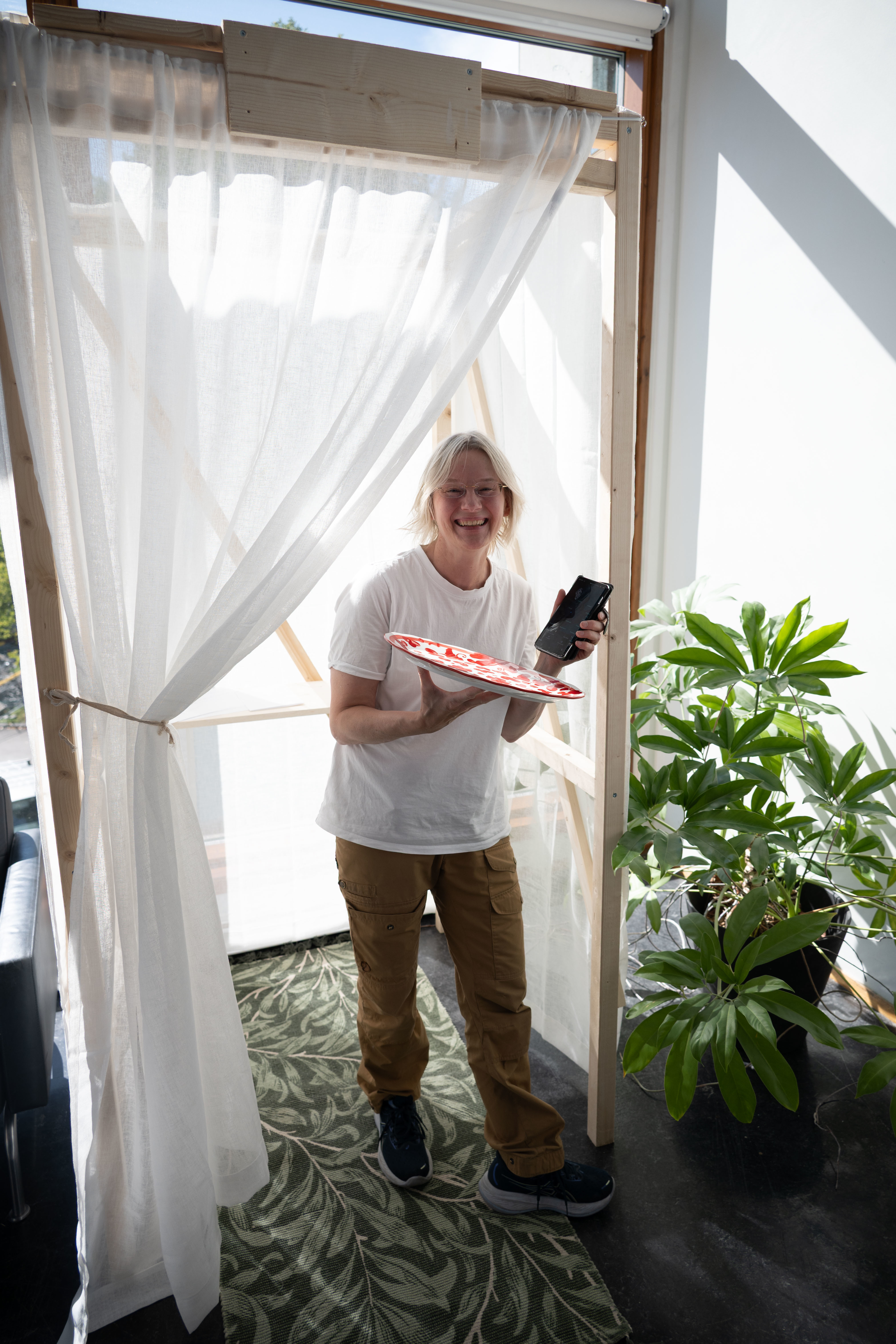 Lisa Dillan i stemmeboksen i Prismerommet