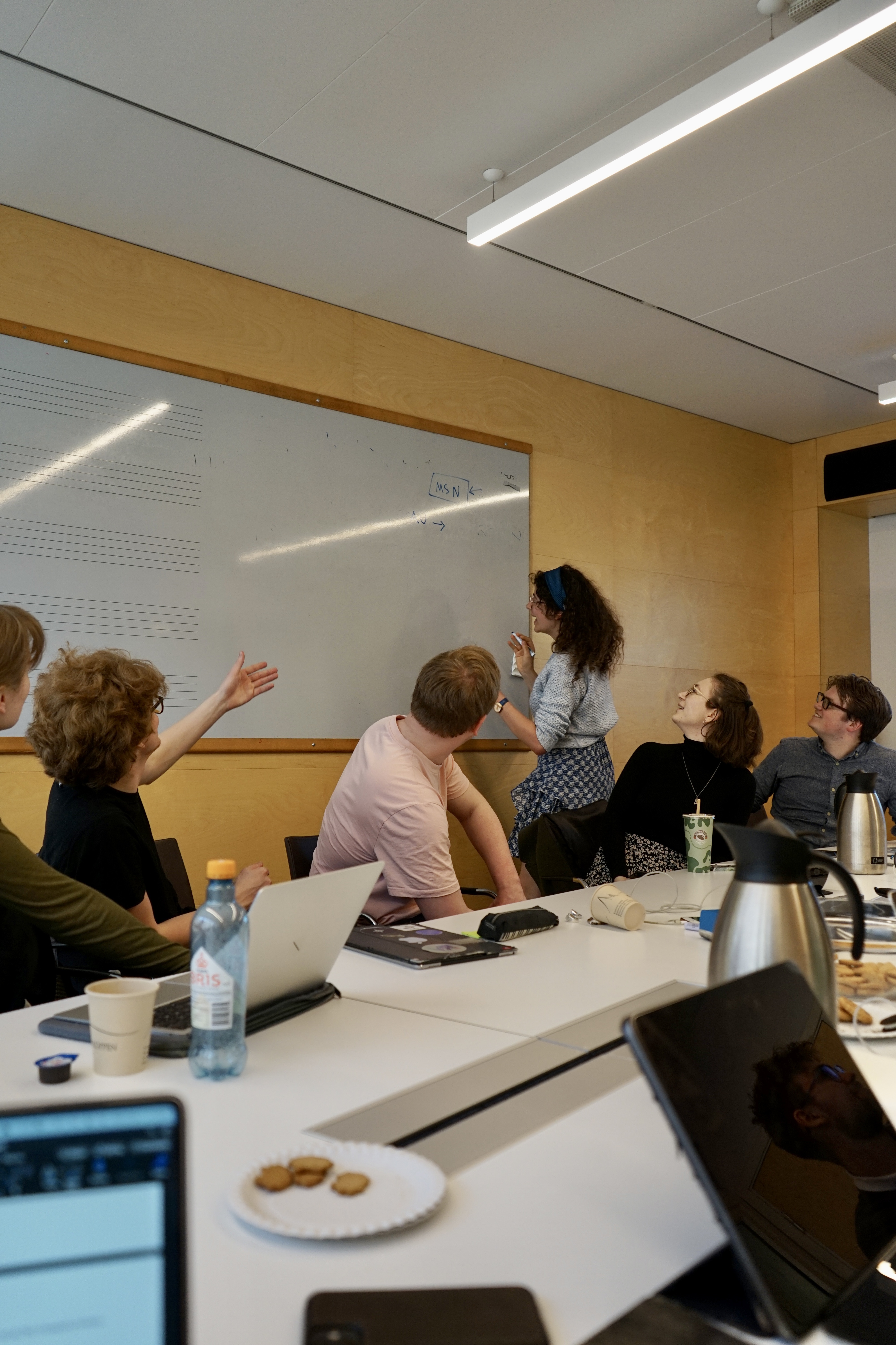 Studenter i et klasserom.