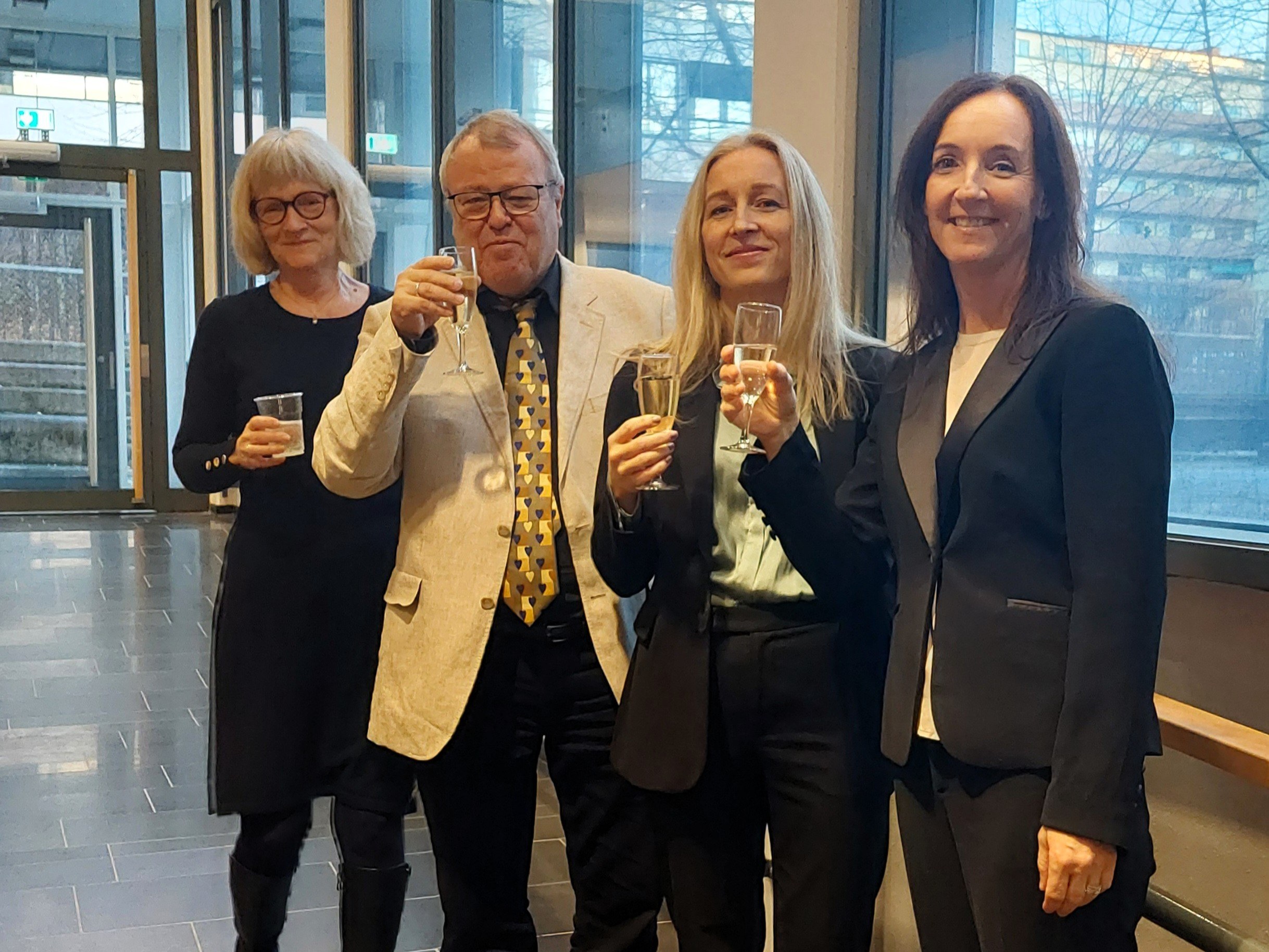 Ingvild Stene og bedømmelseskomiteen: Tone Kvamme, Lars Ole Bonde og Marie Skånland