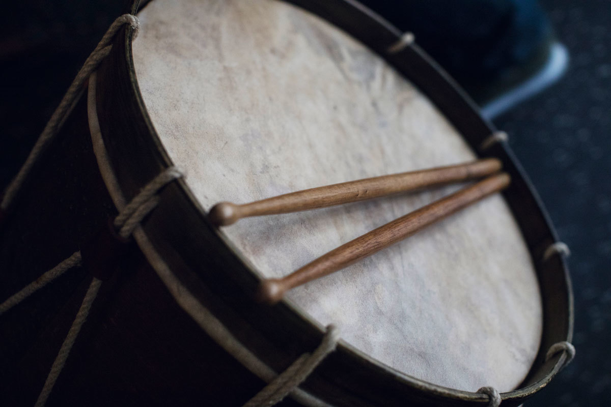 Nærbilde av slåttetromme.