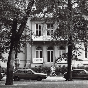 The entrance to the Norwegian Academy of Music in 1983, Wergelandsveien.