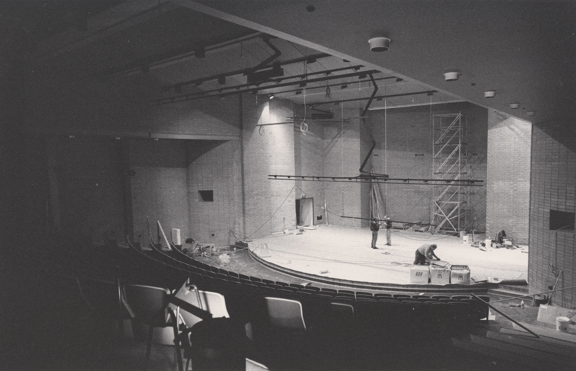 Byggebilde fra Lindemansalen, før orgelet ble satt inn.