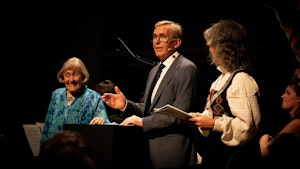 Liv Glaser, Einar Solbu og Astrid Kvalbein i samtale på scenen