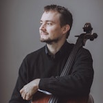 Portrett av Johannes Martens med cello.